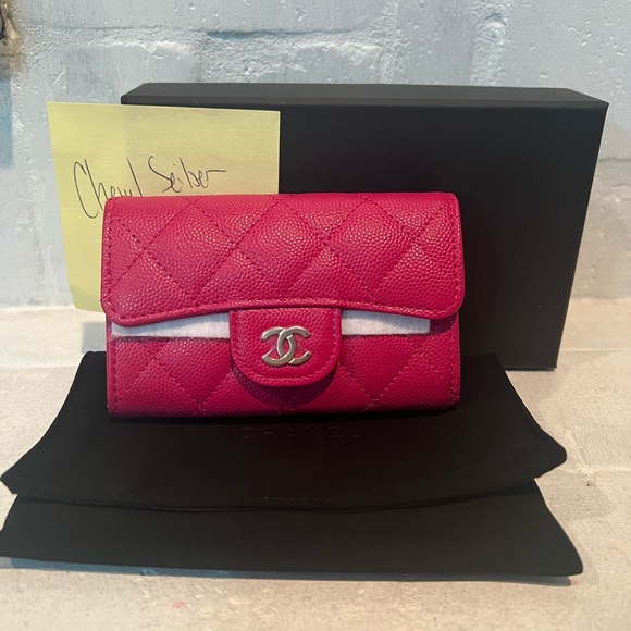 Chanel - Picture 1 of 15